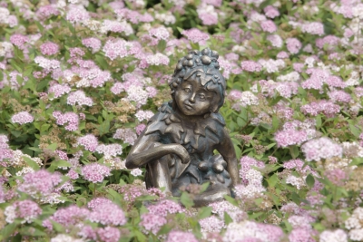 Rottenecker Bronzefigur Mdchen lesend Beate