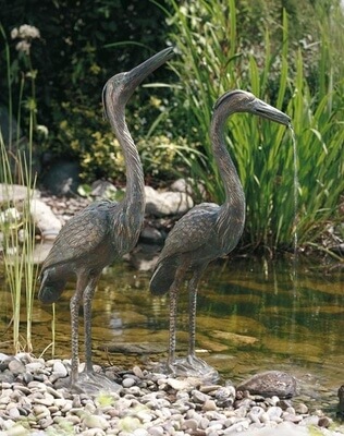 Rottenecker Bronzefigur Graureiher, wasserspeiend