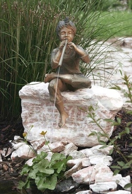 Rottenecker Bronzefigur Hendrik, wasserspeiend