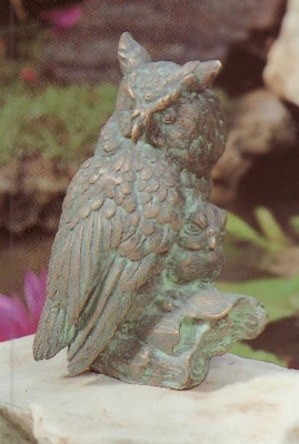 Rottenecker Bronzefigur Waldohreule mit Kind, gro