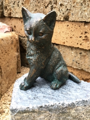 Rottenecker Bronzefigur Katze sitzend